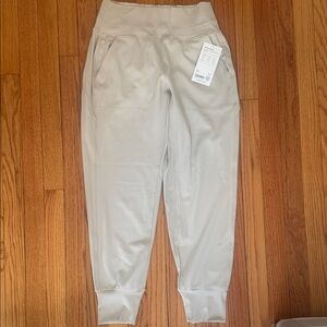 NWTs Athleta Venice Jogger Size Small
